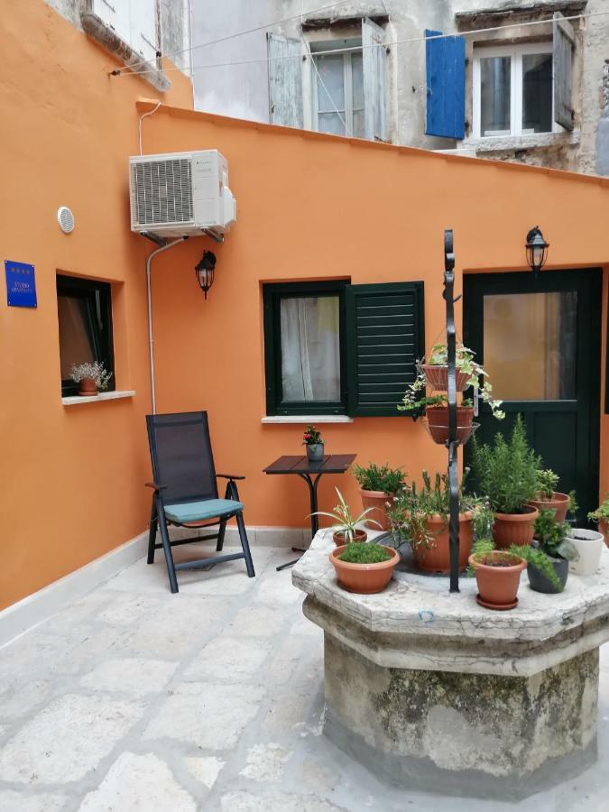 Studio App Dea In The Center Rovinj Kültér fotó